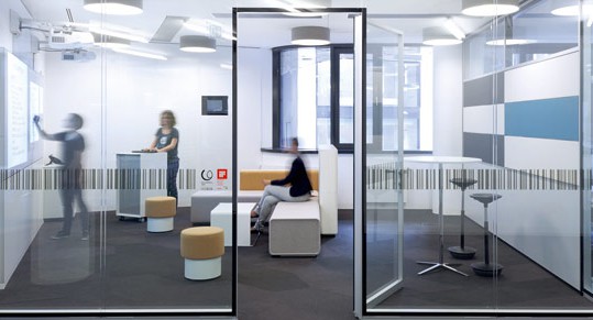 Spatio Aménagement conçoit le design de vos espaces de travail, pour favoriser les pratiques agiles et le travail collaboratif.